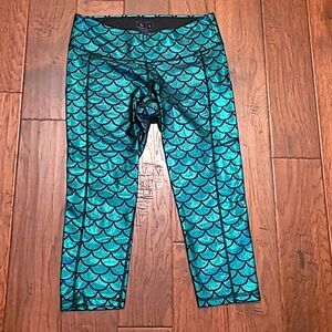 Sparkle Athletic women's Capri leggings size Large